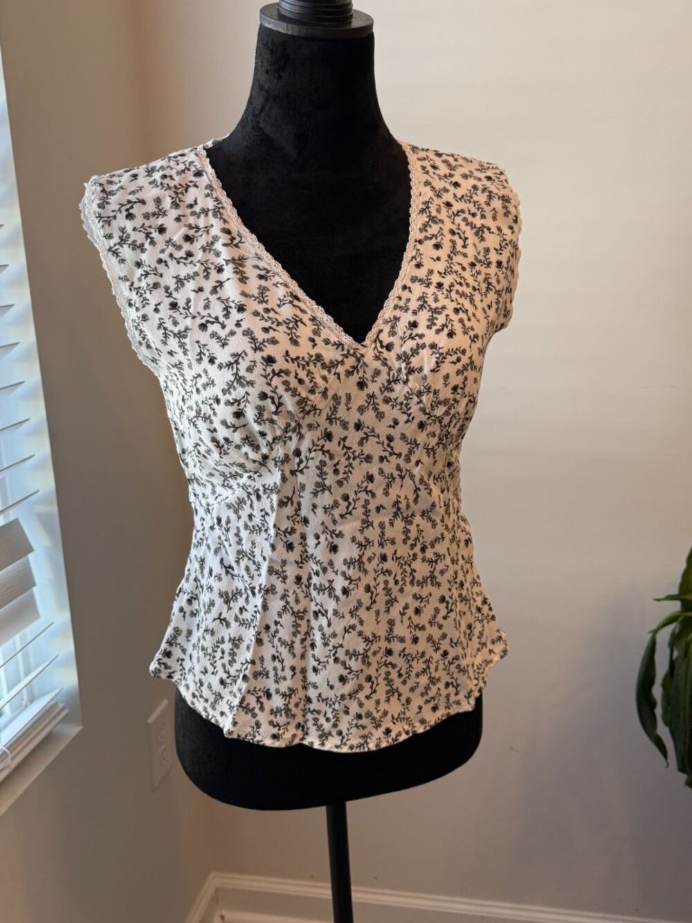 Loft Floral Lace Trim Cap Sleeve Top Size 0 Boho Romantic Lace Summer 2026 - Picture 7 of 9